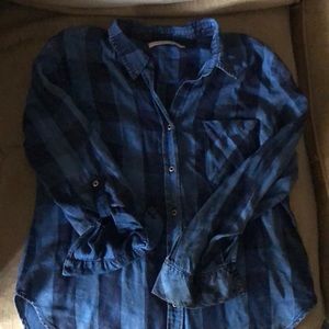 Women’s checked light/dark blue long sleeve denim button up shirt in Sz L
